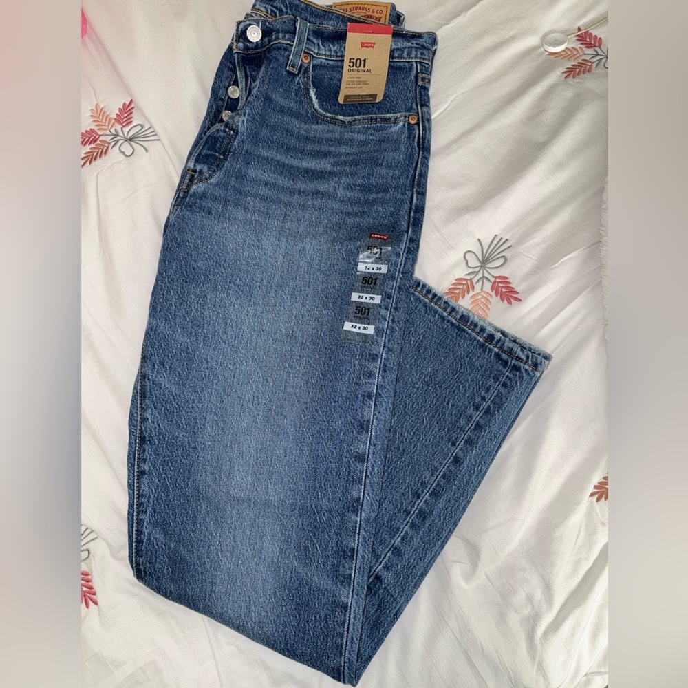 Levi's Women's Classic Straight Leg Denim